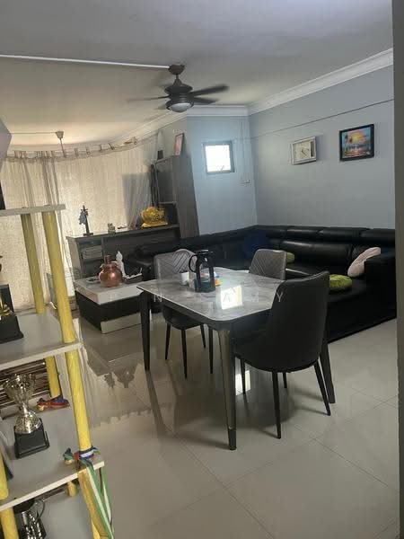 413 Jurong West Street 42, 413 Jurong West Street 42, Boon Lay / Jurong / Tuas, 3 Bedrooms, 1,108 sqft, HDB Flat For Sale, by P N Samy, 500267685 - Living Room - PropertyGuru.com.sg