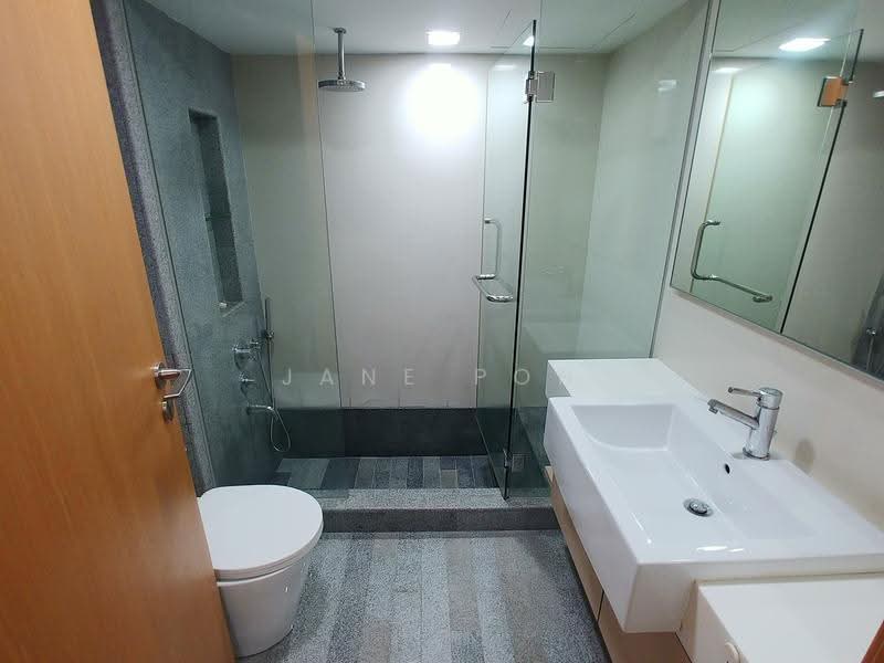 8 @ Mount Sophia, 8 Mount Sophia, Orchard / River Valley, 2 Bedrooms, 1,033 sqft, Condominium For Rent, by Jane Poh, 500267689 - Bathroom - PropertyGuru.com.sg