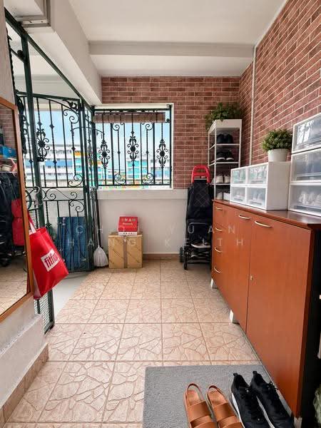 229 Bukit Batok East Avenue 3, 229 Bukit Batok East Avenue 3, Dairy Farm / Bukit Panjang / Choa Chu Kang, 3 Bedrooms, 1,001 sqft, HDB Flat For Sale, by Choi Yuan Hang Keith, 500267695 - Balcony - PropertyGuru.com.sg