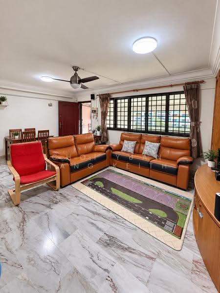229 Bukit Batok East Avenue 3, 229 Bukit Batok East Avenue 3, Dairy Farm / Bukit Panjang / Choa Chu Kang, 3 Bedrooms, 1,001 sqft, HDB Flat For Sale, by Choi Yuan Hang Keith, 500267695 - Living Room - PropertyGuru.com.sg