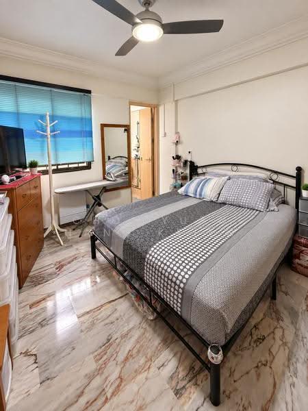 229 Bukit Batok East Avenue 3, 229 Bukit Batok East Avenue 3, Dairy Farm / Bukit Panjang / Choa Chu Kang, 3 Bedrooms, 1,001 sqft, HDB Flat For Sale, by Choi Yuan Hang Keith, 500267695 - Bedroom - PropertyGuru.com.sg