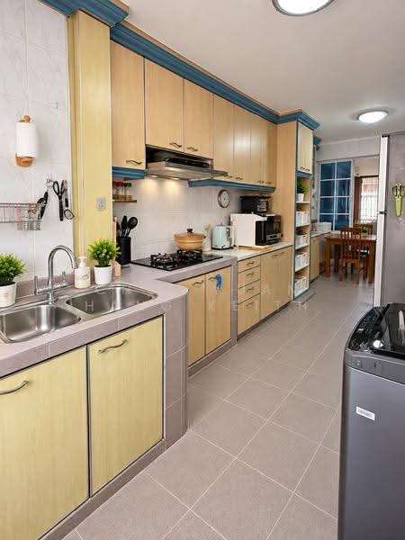 229 Bukit Batok East Avenue 3, 229 Bukit Batok East Avenue 3, Dairy Farm / Bukit Panjang / Choa Chu Kang, 3 Bedrooms, 1,001 sqft, HDB Flat For Sale, by Choi Yuan Hang Keith, 500267695 - Kitchen - PropertyGuru.com.sg