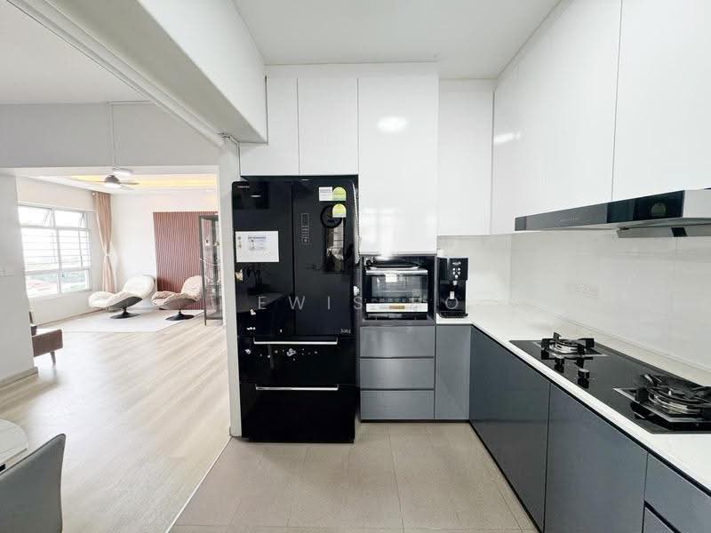 152A Bedok South Road, 152A Bedok South Road, Bedok / Upper East Coast, 3 Bedrooms, 1,001 sqft, HDB Flat For Sale, by Lewis Ho, 500267698 - Kitchen - PropertyGuru.com.sg