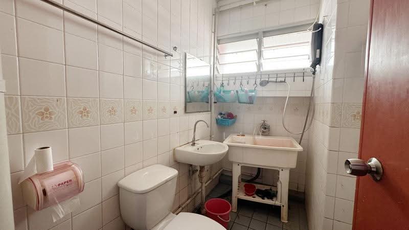 748 Pasir Ris Street 71, 748 Pasir Ris Street 71, Pasir Ris / Tampines, 3 Bedrooms, 1,130 sqft, HDB Flat For Sale, by Judy Liu, 500267711 - Bathroom - PropertyGuru.com.sg