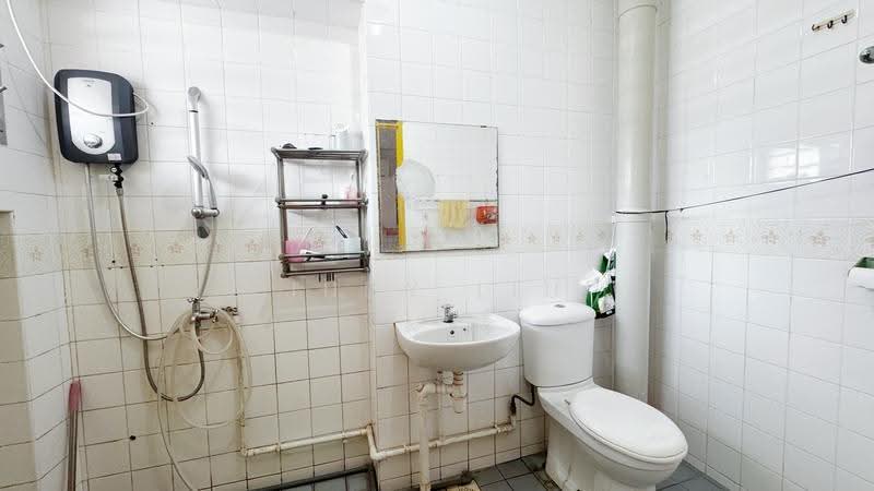 748 Pasir Ris Street 71, 748 Pasir Ris Street 71, Pasir Ris / Tampines, 3 Bedrooms, 1,130 sqft, HDB Flat For Sale, by Judy Liu, 500267711 - Bathroom - PropertyGuru.com.sg