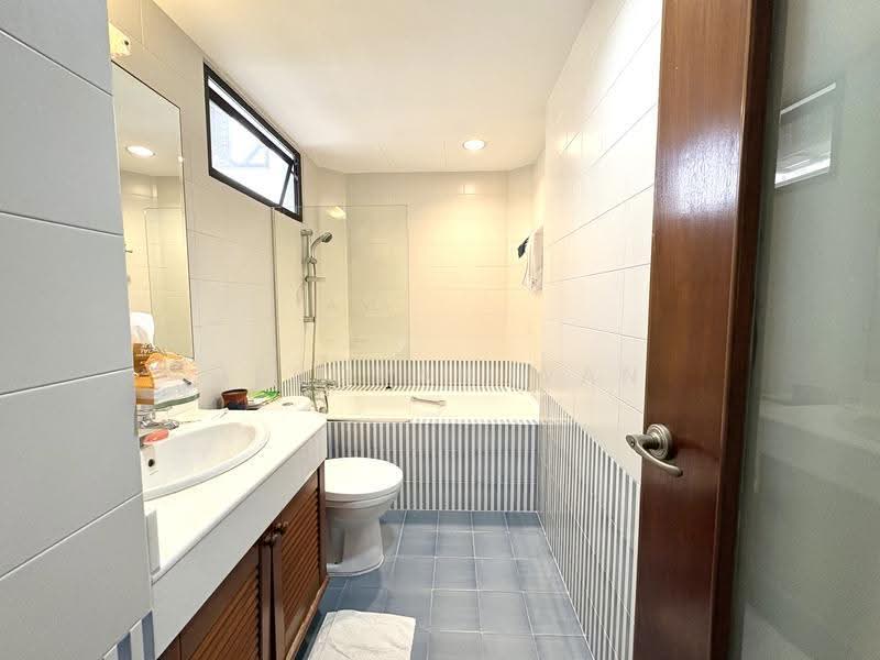 Cashew Heights, 97 Cashew Road, Dairy Farm / Bukit Panjang / Choa Chu Kang, 3 Bedrooms, 1,658 sqft, Condominium For Sale, by Deborah Wan, 500267712 - Bathroom - PropertyGuru.com.sg