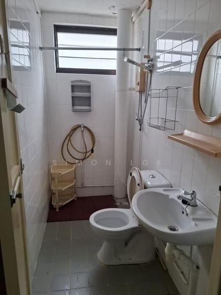 4 Jalan Bukit Ho Swee, 4 Jalan Bukit Ho Swee, Alexandra / Commonwealth, Room Rental, 150 sqft, HDB Flat For Rent, by Simon Lok, 500267714 - Bathroom - PropertyGuru.com.sg