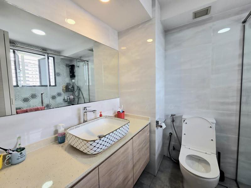 Regentville, 12 Hougang Street 92, Hougang / Punggol / Sengkang, 3 Bedrooms, 1,076 sqft, Condominium For Sale, by Jeff Huang, 500267717 - Bathroom - PropertyGuru.com.sg