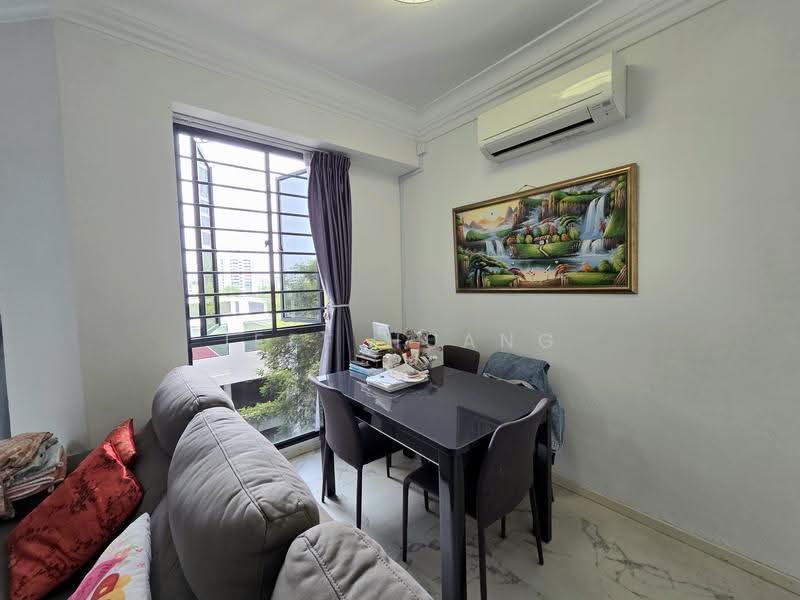 Regentville, 12 Hougang Street 92, Hougang / Punggol / Sengkang, 3 Bedrooms, 1,076 sqft, Condominium For Sale, by Jeff Huang, 500267717 - Living Room - PropertyGuru.com.sg