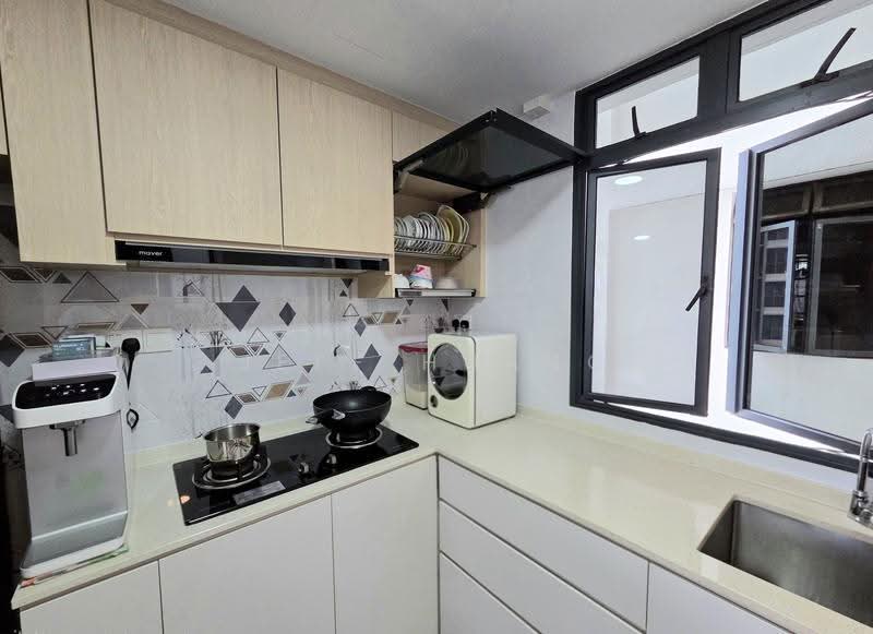 Regentville, 12 Hougang Street 92, Hougang / Punggol / Sengkang, 3 Bedrooms, 1,076 sqft, Condominium For Sale, by Jeff Huang, 500267717 - Kitchen - PropertyGuru.com.sg