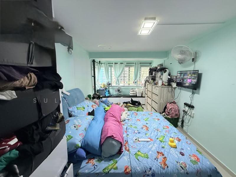 119 Ho Ching Road, 119 Ho Ching Road, Boon Lay / Jurong / Tuas, 2 Bedrooms, 818 sqft, HDB Flat For Sale, by Sulaiman Zakaria, 500267719 - Master bedroom - PropertyGuru.com.sg