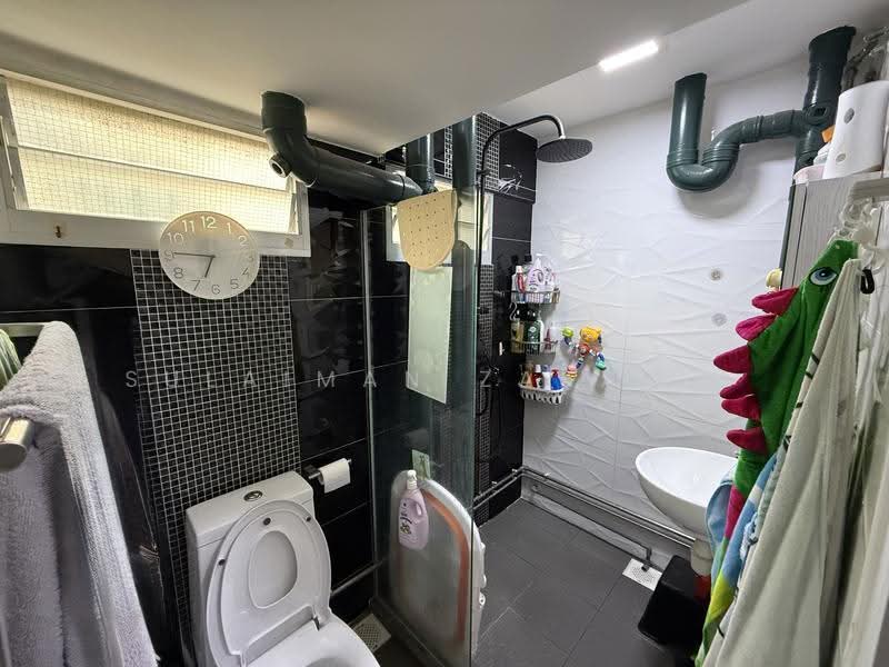 119 Ho Ching Road, 119 Ho Ching Road, Boon Lay / Jurong / Tuas, 2 Bedrooms, 818 sqft, HDB Flat For Sale, by Sulaiman Zakaria, 500267719 - Bathroom - PropertyGuru.com.sg
