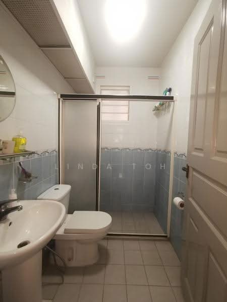3C Upper Boon Keng Road, 3C Upper Boon Keng Road, Eunos / Geylang / Paya Lebar, 3 Bedrooms, 969 sqft, HDB Flat For Sale, by Linda Toh, 500267730 - Bathroom - PropertyGuru.com.sg