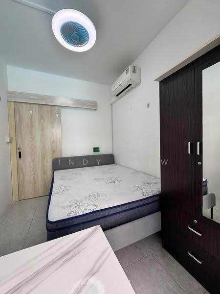 Emerald Park, 2 Indus Road, Alexandra / Commonwealth, Room Rental, 200 sqft, Condominium For Rent, by Cindy Chew, 500267731 - Bedroom - PropertyGuru.com.sg