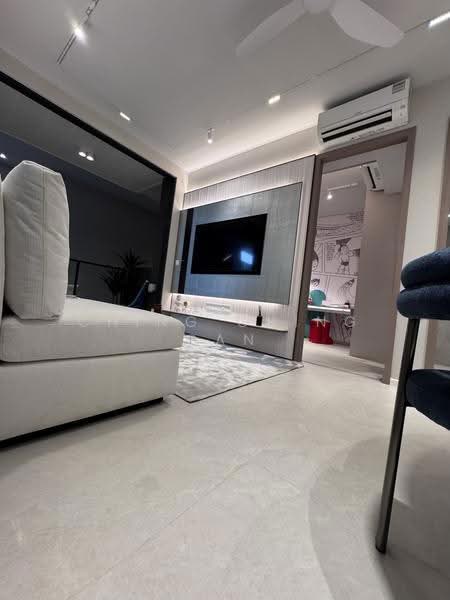 Lucerne Grand, Lakeside Drive, Boon Lay / Jurong / Tuas, 2 Bedrooms, 667 sqft, Condominium For Sale, by Ching Ching Gan, 500267738 - Living Room - PropertyGuru.com.sg