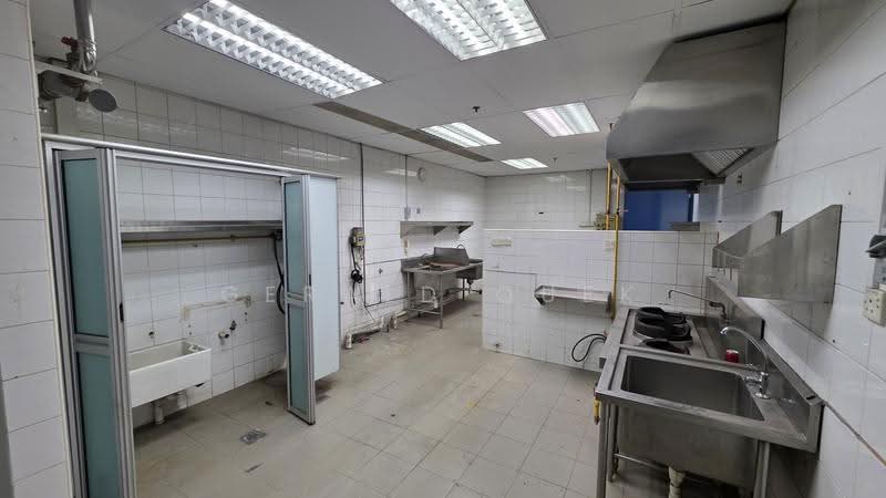 6 Clementi Loop, Buona Vista / West Coast / Clementi New Town, 2,009 sqft, Food & Beverage For Rent, by Gerald Quek, 500267742 - Kitchen - CommercialGuru.com.sg