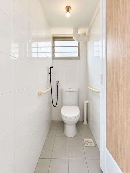 176 Boon Lay Drive, 176 Boon Lay Drive, Boon Lay / Jurong / Tuas, 2 Bedrooms, 635 sqft, HDB Flat For Sale, by Hafiz Khan, 500267762 - Bathroom - PropertyGuru.com.sg