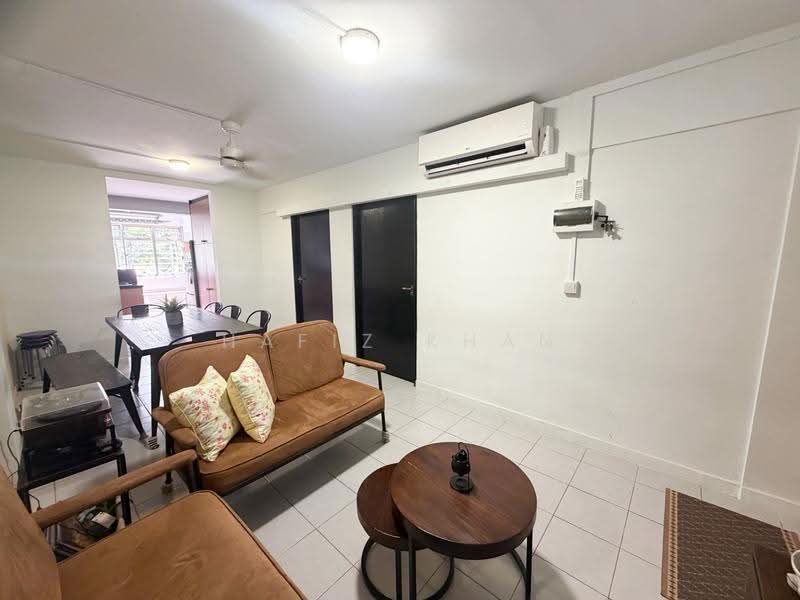176 Boon Lay Drive, 176 Boon Lay Drive, Boon Lay / Jurong / Tuas, 2 Bedrooms, 635 sqft, HDB Flat For Sale, by Hafiz Khan, 500267762 - Living Room - PropertyGuru.com.sg