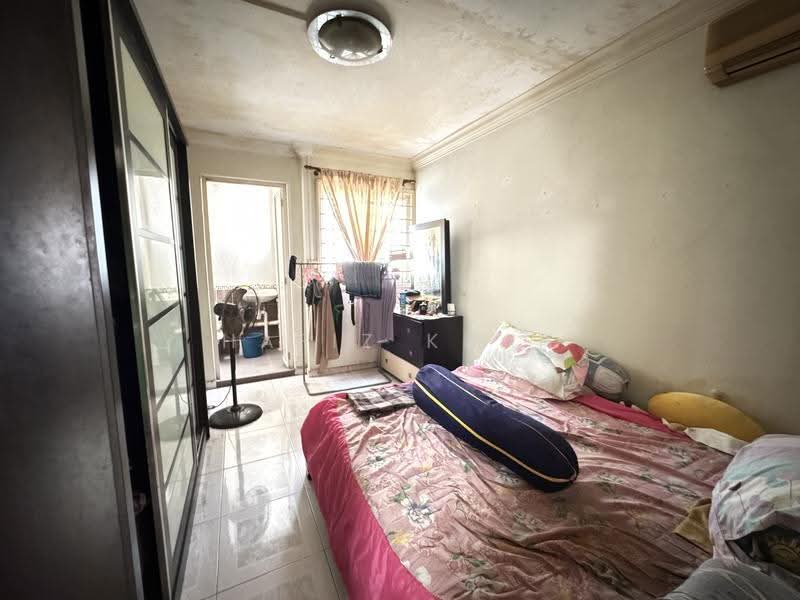 363 Bukit Batok Street 31, 363 Bukit Batok Street 31, Dairy Farm / Bukit Panjang / Choa Chu Kang, 2 Bedrooms, 732 sqft, HDB Flat For Sale, by Hafiz Khan, 500267773 - Bedroom - PropertyGuru.com.sg