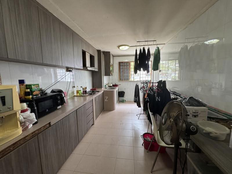 363 Bukit Batok Street 31, 363 Bukit Batok Street 31, Dairy Farm / Bukit Panjang / Choa Chu Kang, 2 Bedrooms, 732 sqft, HDB Flat For Sale, by Hafiz Khan, 500267773 - Kitchen - PropertyGuru.com.sg