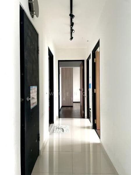 8C Upper Boon Keng Road, 8C Upper Boon Keng Road, Eunos / Geylang / Paya Lebar, 3 Bedrooms, 1,022 sqft, HDB Flat For Sale, by Lawrence Tay, 500267774 - Corridor - PropertyGuru.com.sg
