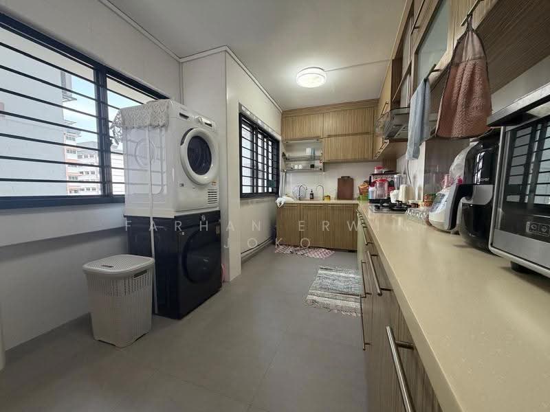 193 Pasir Ris Street 12, 193 Pasir Ris Street 12, Pasir Ris / Tampines, 3 Bedrooms, 1,356 sqft, HDB Flat For Sale, by Farhan Erwin Joko, 500267781 - Kitchen - PropertyGuru.com.sg