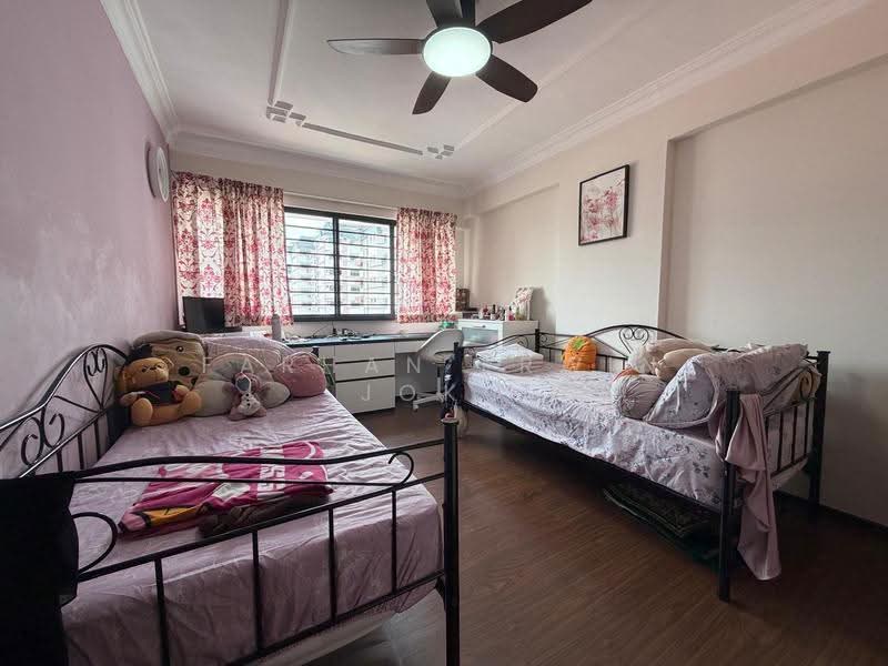 193 Pasir Ris Street 12, 193 Pasir Ris Street 12, Pasir Ris / Tampines, 3 Bedrooms, 1,356 sqft, HDB Flat For Sale, by Farhan Erwin Joko, 500267781 - Bedroom - PropertyGuru.com.sg
