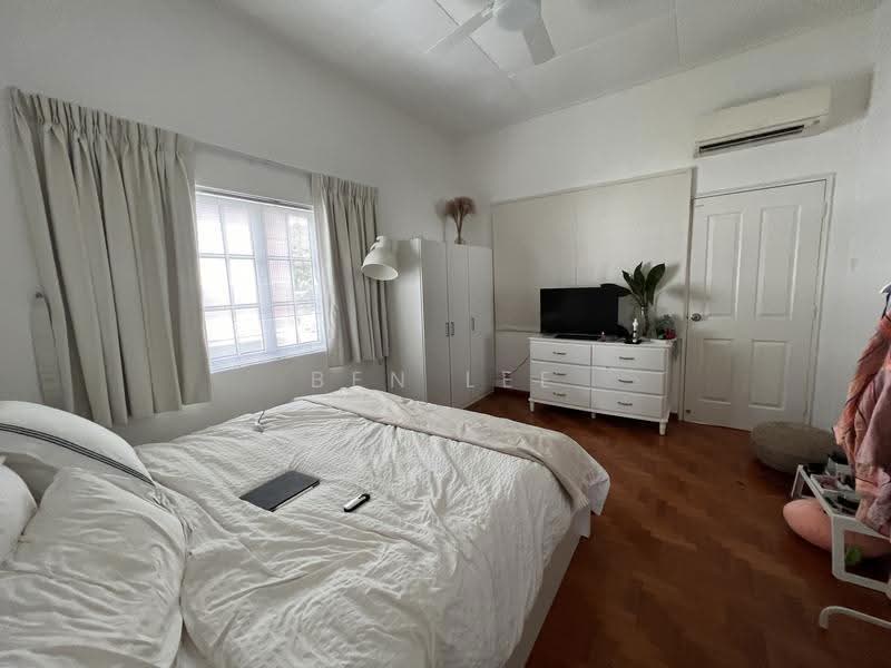Shamrock Park, Namly Drive, Tanglin / Holland / Bukit Timah, 4 Bedrooms, 3,200 sqft, Semi-Detached House For Rent, by Ben Lee, 500267787 - Bedroom - PropertyGuru.com.sg