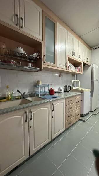 121C Sengkang East Way, 121C Sengkang East Way, Hougang / Punggol / Sengkang, 3 Bedrooms, 1,200 sqft, HDB Flat For Rent, by Irene Yeo, 500267788 - Kitchen - PropertyGuru.com.sg