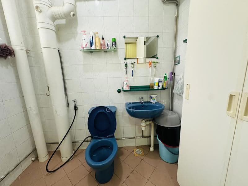 122D Rivervale Drive, 122D Rivervale Drive, Hougang / Punggol / Sengkang, 3 Bedrooms, 968 sqft, HDB Flat For Sale, by Hasnah Hassan Goh, 500267800 - Bathroom - PropertyGuru.com.sg