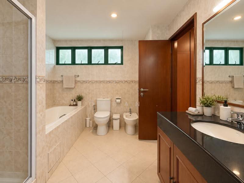 Beechwood Grove, Beechwood grove, Admiralty / Woodlands, 6 Bedrooms, 7,500 sqft, Bungalow House For Sale, by Jordan ., 500267802 - BR 5 Bathroom (3rd Floor) - PropertyGuru.com.sg
