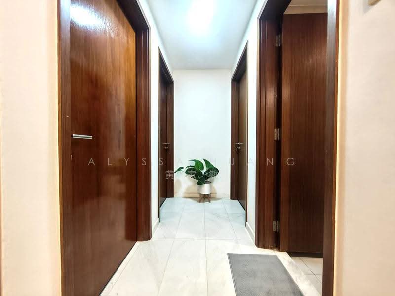 The Lakeshore, 31 Jurong West Street 41, Boon Lay / Jurong / Tuas, Room Rental, 100 sqft, Condominium For Rent, by Alyssa Huang 黄家敏, 500267804 - Corridor - PropertyGuru.com.sg