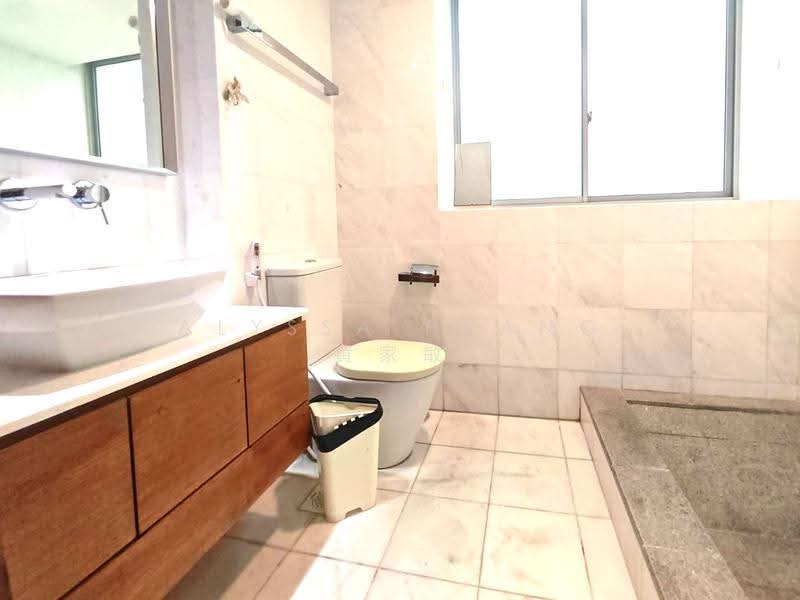 The Lakeshore, 31 Jurong West Street 41, Boon Lay / Jurong / Tuas, Room Rental, 100 sqft, Condominium For Rent, by Alyssa Huang 黄家敏, 500267804 - Bathroom - PropertyGuru.com.sg