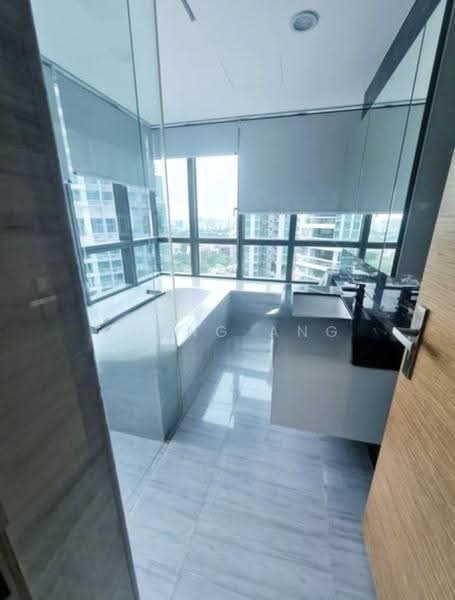 8 Saint Thomas, 10 Saint Thomas Walk, Orchard / River Valley, 3 Bedrooms, 1,302 sqft, Condominium For Rent, by Cheng Ang, 500267820 - Bathroom - PropertyGuru.com.sg