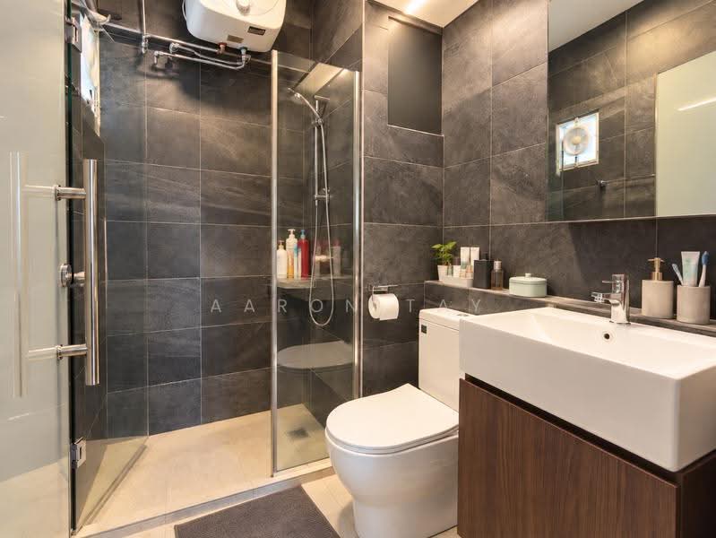 62A Strathmore Avenue, 62A Strathmore Avenue, Alexandra / Commonwealth, 3 Bedrooms, 969 sqft, HDB Flat For Sale, by Aaron Tay, 500267827 - Bathroom - PropertyGuru.com.sg