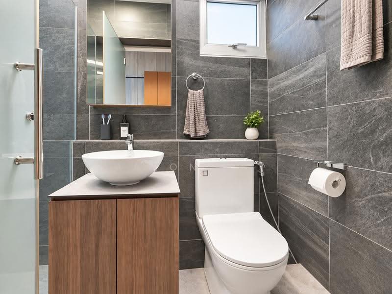 62A Strathmore Avenue, 62A Strathmore Avenue, Alexandra / Commonwealth, 3 Bedrooms, 969 sqft, HDB Flat For Sale, by Aaron Tay, 500267827 - Bathroom - PropertyGuru.com.sg