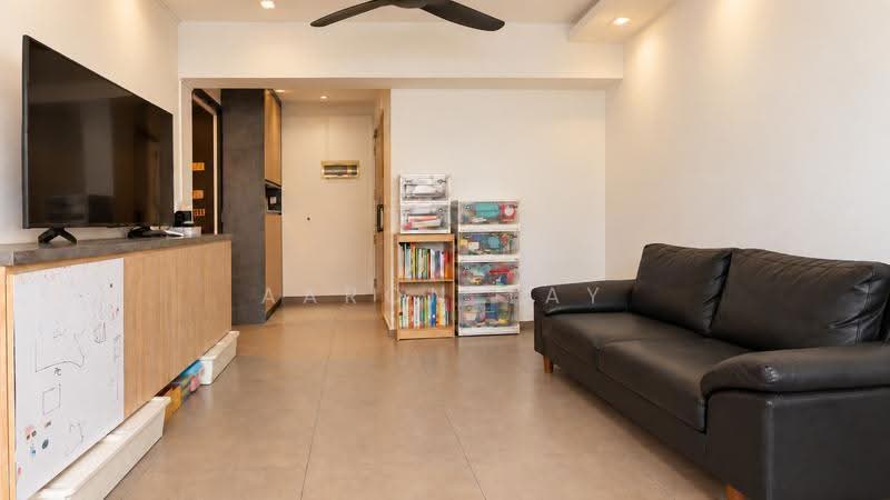 62A Strathmore Avenue, 62A Strathmore Avenue, Alexandra / Commonwealth, 3 Bedrooms, 969 sqft, HDB Flat For Sale, by Aaron Tay, 500267827 - Living Room - PropertyGuru.com.sg