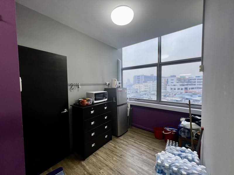 Wcega Tower, 21 Bukit Batok Crescent, Dairy Farm / Bukit Panjang / Choa Chu Kang, 969 sqft, Light Industrial (B1) For Sale, by Kal R, 500267830 - Pantry Area - CommercialGuru.com.sg