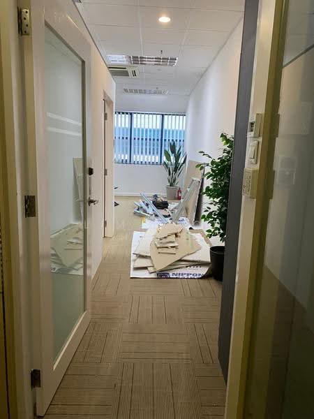 Ubi Techpark, 10 Ubi Crescent, Eunos / Geylang / Paya Lebar, 900 sqft, Light Industrial (B1) For Rent, by Lim Boon Heng, 500267846 - Corridor - CommercialGuru.com.sg