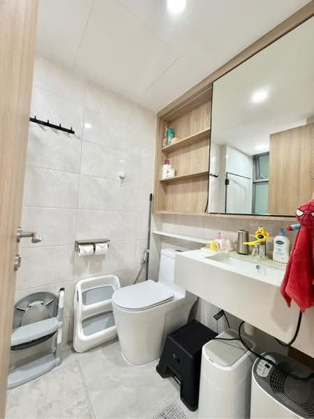 The Topiary, 13 Fernvale Lane, Seletar / Yio Chu Kang, 3 Bedrooms, 1,087 sqft, Condominium For Sale, by Tony Lee, 500267848 - Bathroom - PropertyGuru.com.sg
