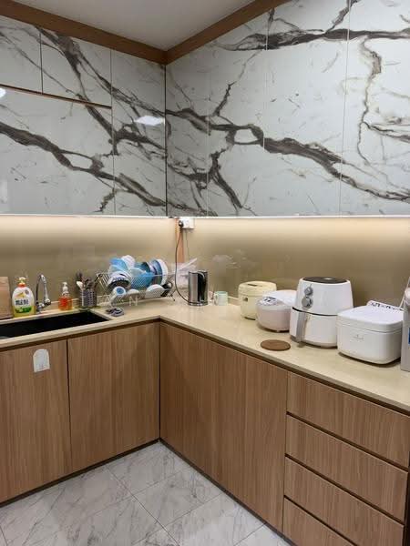 82B Lorong 4 Toa Payoh, 82B Lorong 4 Toa Payoh, Balestier / Toa Payoh, Room Rental, 150 sqft, HDB Flat For Rent, by Tan Yi Ting, 500267859 - Kitchen - PropertyGuru.com.sg