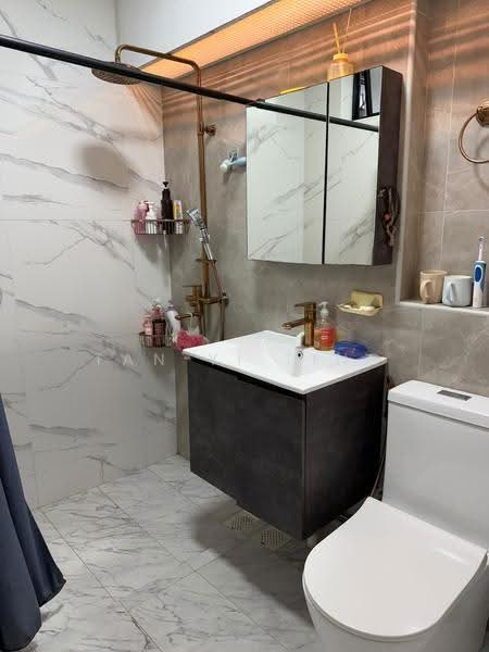 82B Lorong 4 Toa Payoh, 82B Lorong 4 Toa Payoh, Balestier / Toa Payoh, Room Rental, 150 sqft, HDB Flat For Rent, by Tan Yi Ting, 500267859 - Bathroom - PropertyGuru.com.sg