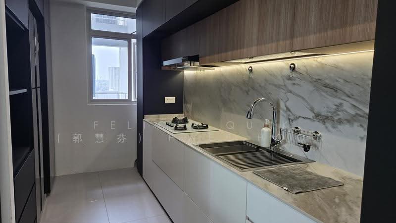 The Metropolitan Condominium, 6 Alexandra View, Alexandra / Commonwealth, 2 Bedrooms, 1,033 sqft, Condominium For Sale, by Felicia Quek (郭慧芬) Hwee Hoon, 500267886 - Full Modern Kichen - PropertyGuru.com.sg
