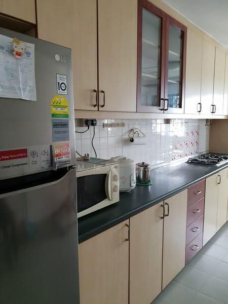 561 Ang Mo Kio Avenue 10, 561 Ang Mo Kio Avenue 10, Ang Mo Kio / Bishan / Thomson, 2 Bedrooms, 732 sqft, HDB Flat For Sale, by Jimmy Poh, 500267889 - Kitchen - PropertyGuru.com.sg