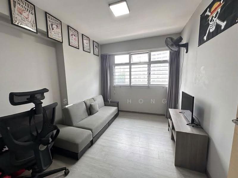 166B Yung Kuang Court, 166B Yung Kuang Road, Boon Lay / Jurong / Tuas, 3 Bedrooms, 1,001 sqft, HDB Flat For Sale, by Sandy Hong, 500267910 - Living Room - PropertyGuru.com.sg