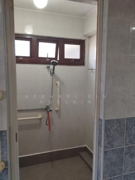 47 Telok Blangah Drive, 47 Telok Blangah Drive, Harbourfront / Telok Blangah, 2 Bedrooms, 700 sqft, HDB Flat For Sale, by Azahari Bin Hussain, 500267914 - Bathroom - PropertyGuru.com.sg