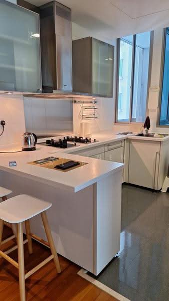 Cairnhill Crest, 2 Cairnhill Circle, Orchard / River Valley, 1 Bedroom, 818 sqft, Condominium For Rent, by GEORGE, 500267918 - Kitchen - PropertyGuru.com.sg