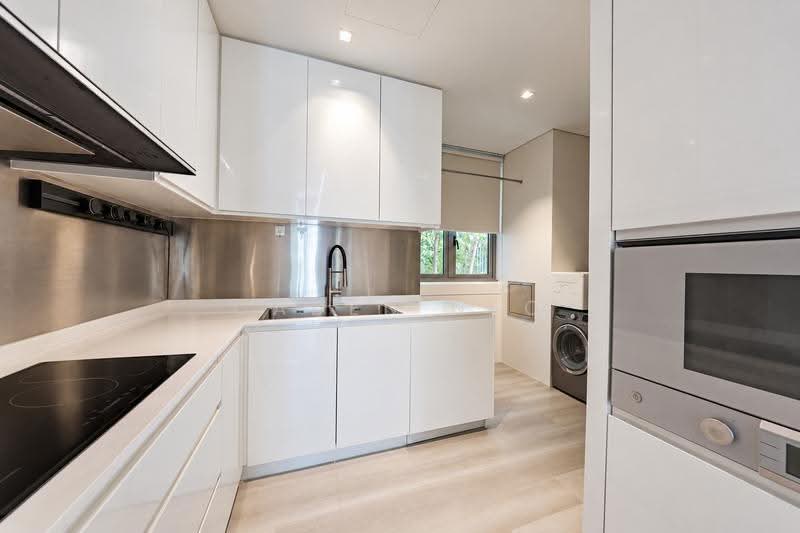 Marina Collection, 13 Cove Drive, Harbourfront / Telok Blangah, 4 Bedrooms, 2,390 sqft, Condominium For Sale, by Caden Neo, 500267919 - Kitchen - PropertyGuru.com.sg