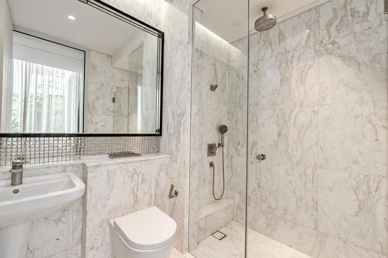 Marina Collection, 13 Cove Drive, Harbourfront / Telok Blangah, 4 Bedrooms, 2,390 sqft, Condominium For Sale, by Caden Neo, 500267919 - Bathroom - PropertyGuru.com.sg