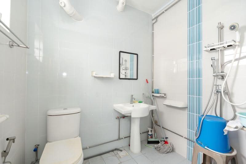 832 Woodlands Street 83, 832 Woodlands Street 83, Admiralty / Woodlands, Room Rental, 150 sqft, HDB Flat For Rent, by Elsie Ang, 500267922 - Bathroom - PropertyGuru.com.sg
